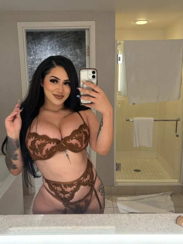 Adriana Brooke