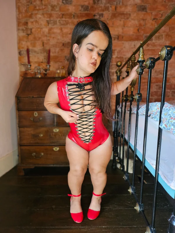 Cait, Britain's smallest glamour model