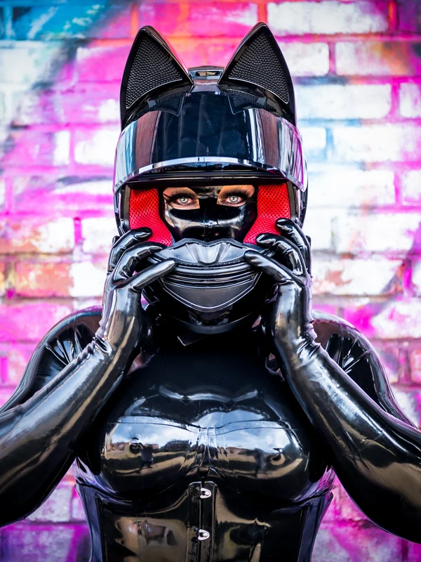 Bee_The_Rubber_Doll