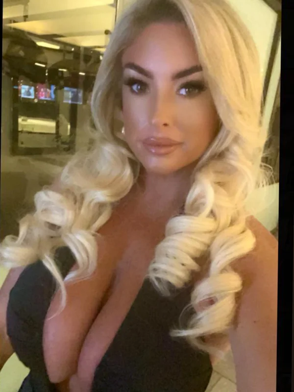 Booby Becky 32G