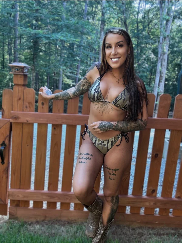 Bottomland Brunette🦌🪶