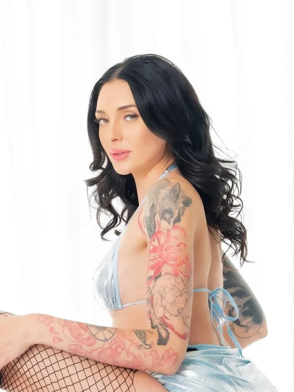 Charlotte Sins