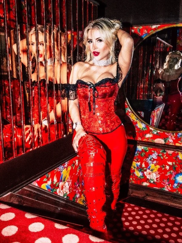 FETISH QUEEN🟢