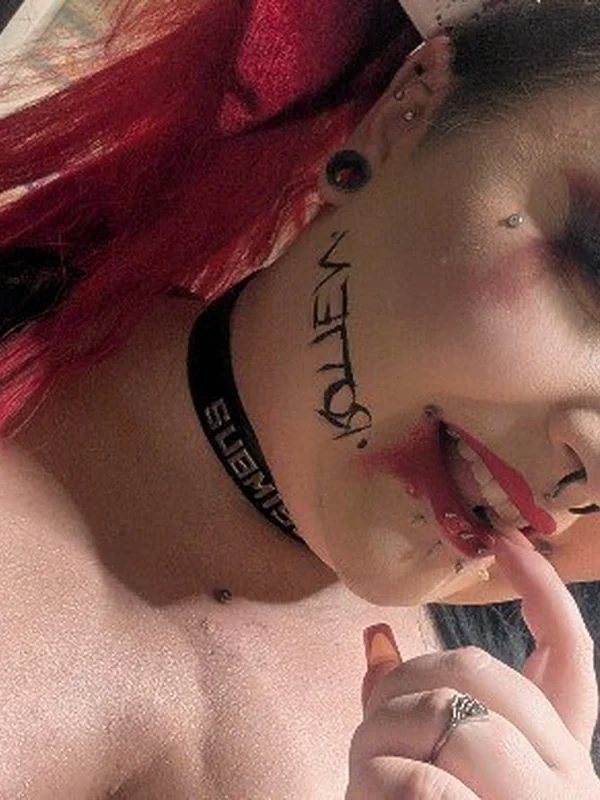 🦇🖤 Daisy 🦇🖤