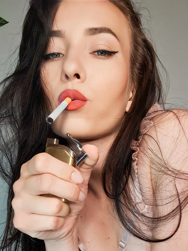 Miss Sara 🚬