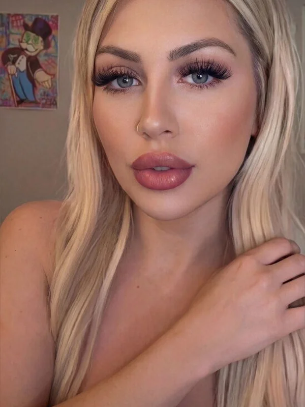 HELLCAT BLONDIE #1 SNOWBUNNY🔥