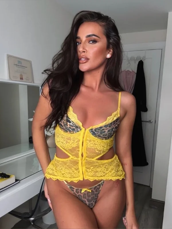 👑