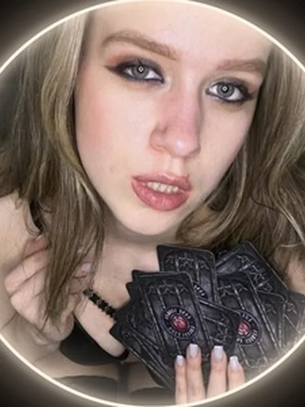 Gothic Ivy