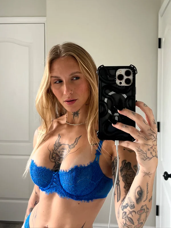 Jay🖤 RATED #1 HOTTEST TATTOO GIRL ON OF