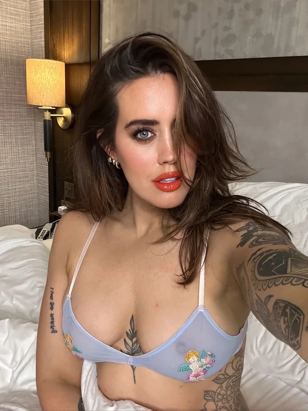 Jessica 𝐉𝐮𝐬𝐭 𝐭𝐡𝐞 𝐭𝐢𝐩 ♡