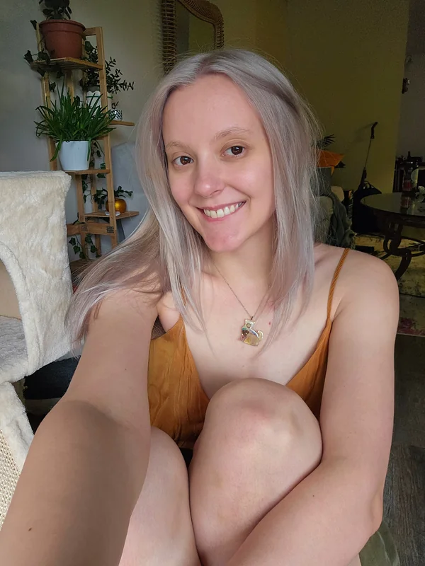 Kali Cox | Au Naturale Nerdy Girlfriend