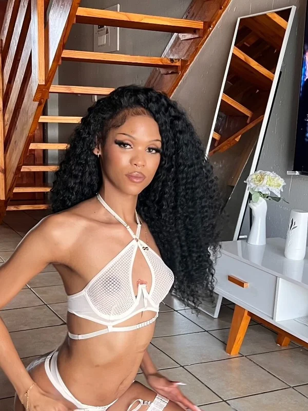 KiKi FoxXx