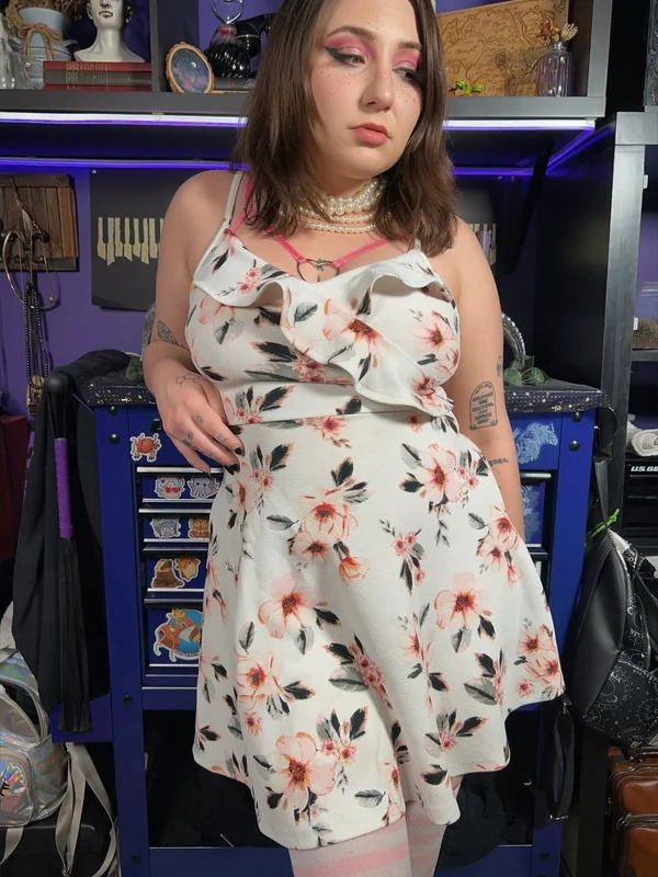 Mistress Khaos ˟ღ Nerd Domme