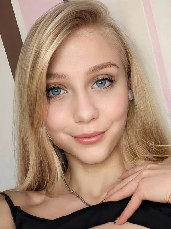 𝕐𝕠𝕦𝕣 𝕃𝕚𝕥𝕥𝕝𝕖 𝕂𝕣𝕚𝕤𝕥𝕪 😇