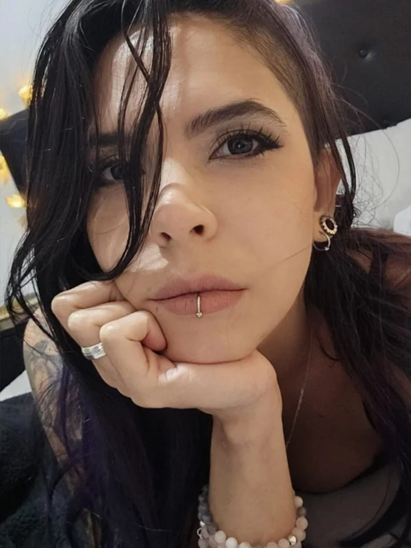 LEXXI LOGAN💫  𝕌ℕℂ𝔼ℕ𝕊𝕆ℝ𝔼𝔻