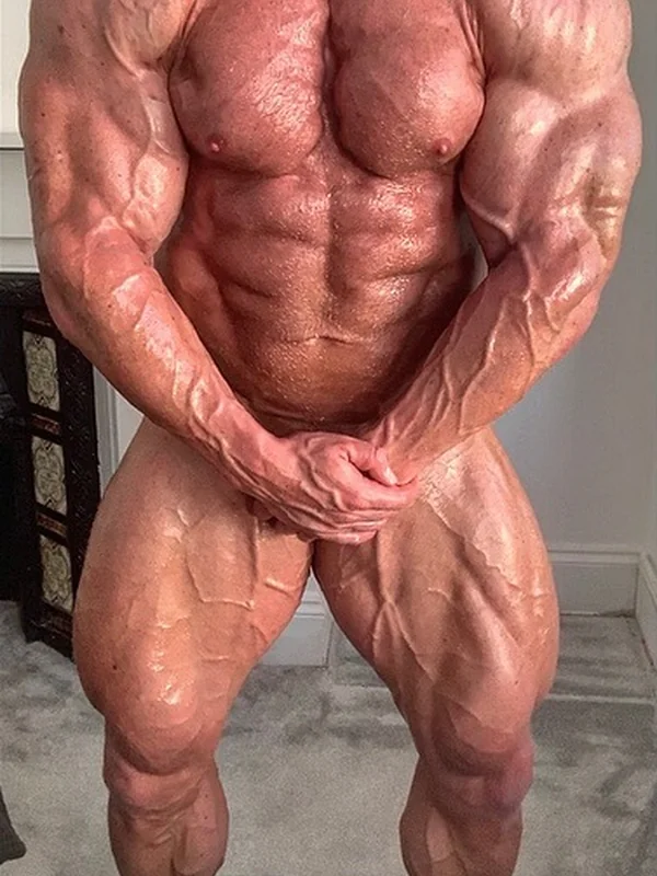 The masked Bodybuilder