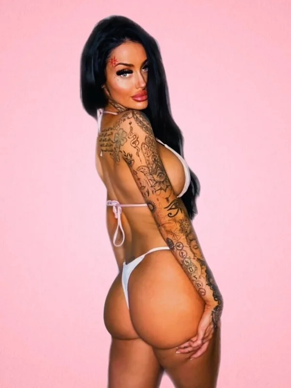 The Bareknuckle Witch 👊🏼😈