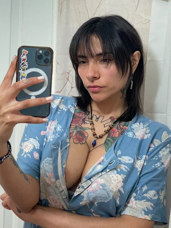 Mia 💜