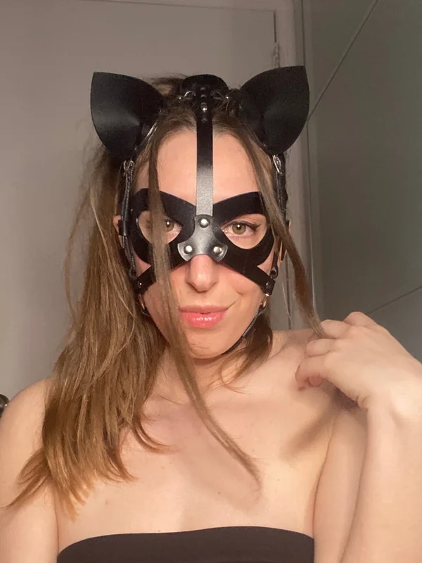 Miss Kitty Meow - Free