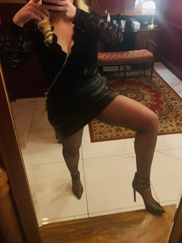 Judy in Hose