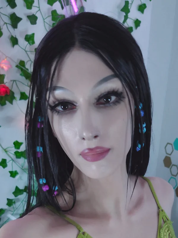 ℕ𝕚𝕟𝕒 ℕ𝕖𝕖𝕣𝕤