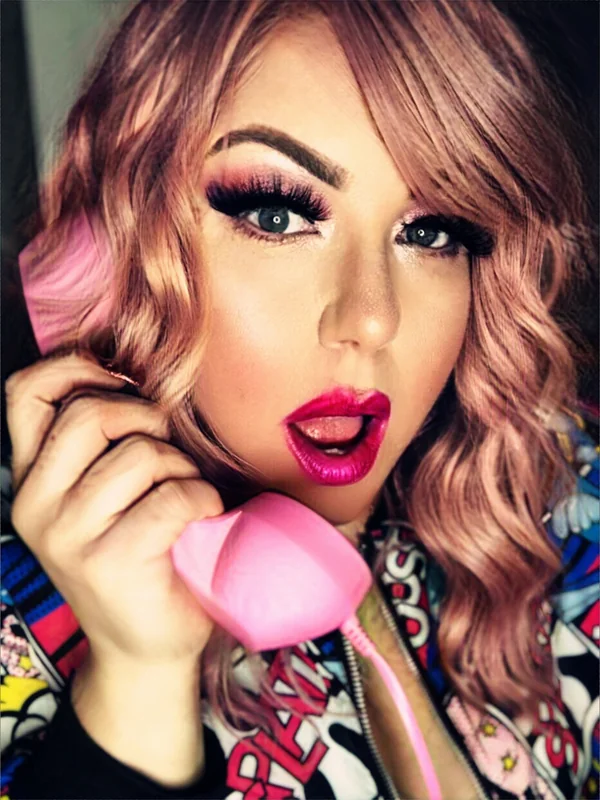 Platinum Puzzy Curvy Cougar FemDom