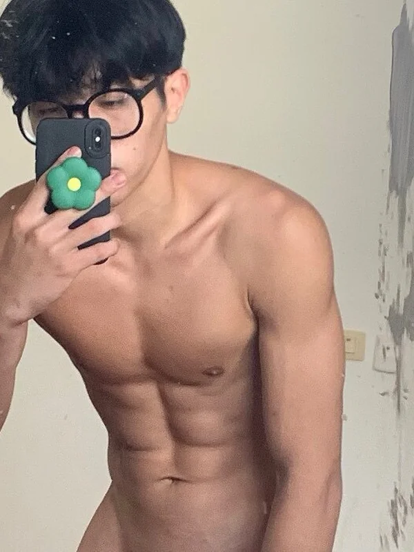 Raccoon boy, the Athlete twunk🇹🇼👦🏽🥊💦
