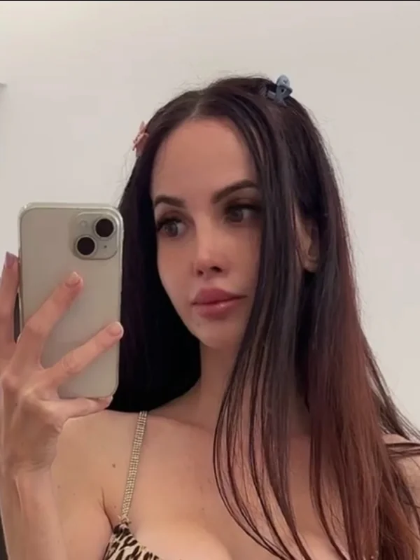 Red Fairy 🧚‍♀️