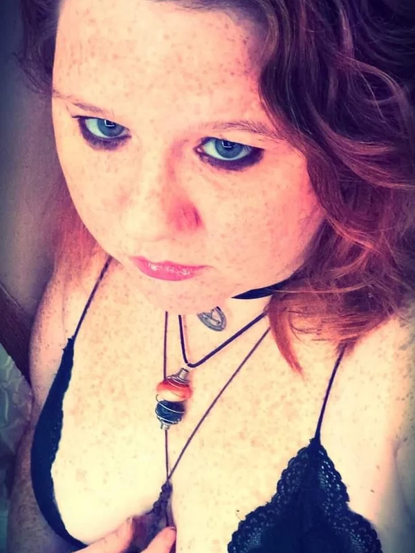 Rhiannon Amethyst Rose