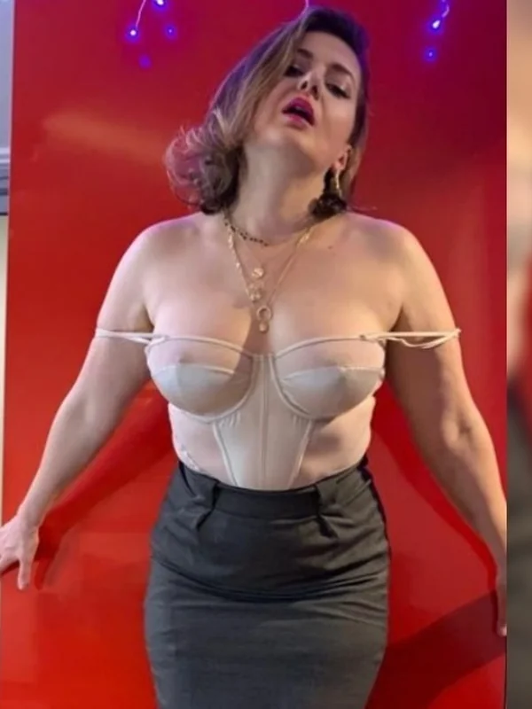 Scarlett_nylons