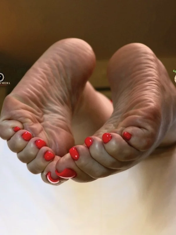 Sexitoes1 ♡ Wrinkled soles 👑