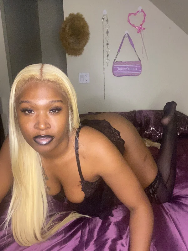 Suki the Dominatrix 🍥 👙