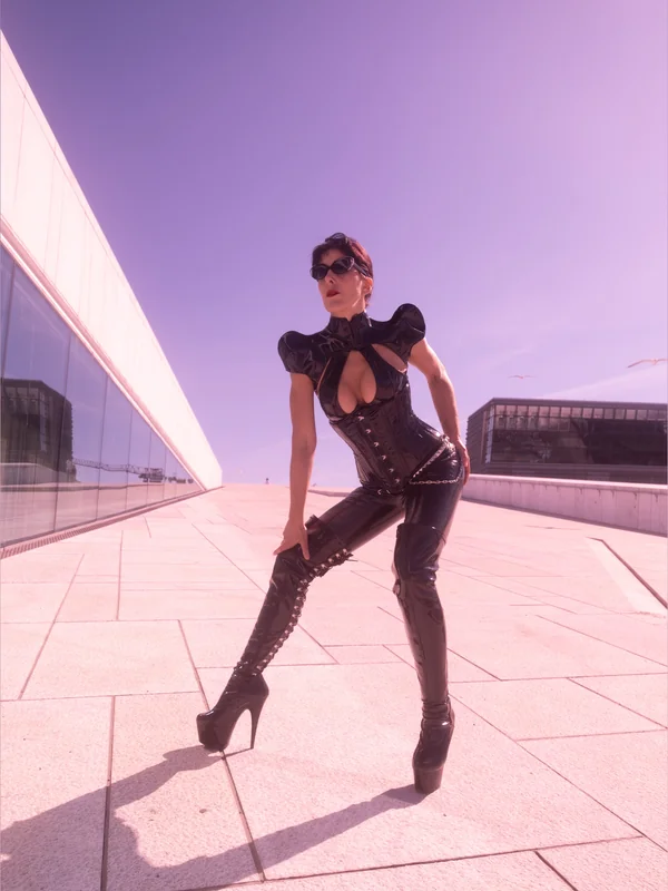 Mistress Kalyss Mercury