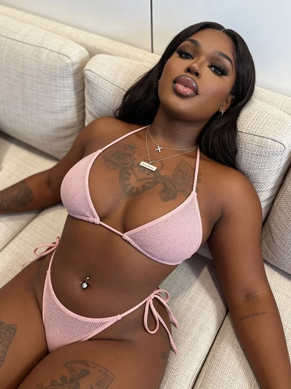 BIG DICK HUNG TRANS GIRL