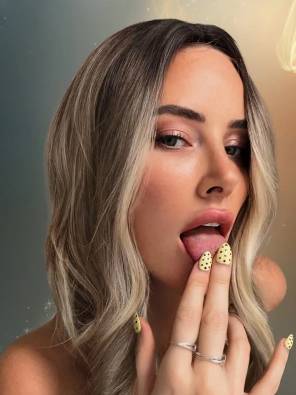 🍒 vanessa cosi • VIP