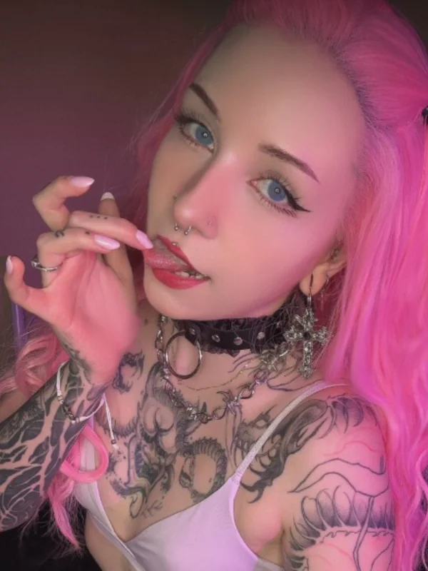 🧙‍♀️ Seductive manga worshiper 🤪